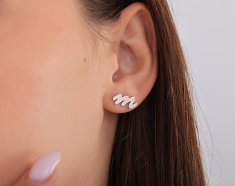 Personalized Initial Stud Earring, Tiny Initial Earring, Custom Letter Stud Earrings, Minimalist Jewelry, Best Mom Gift,Personalized Jewelry