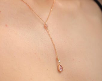 Collar colgante con piedra dórica, collar con piedra pequeña, joyería con forma de gota, collar con piedras preciosas en forma de lágrima, collar con gemas largas.