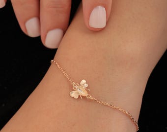 Bumble Bee Bracelet, Bee Jewellery, Bee Lover Gift, Delicate Bee Bracelet in Gold/Silver, Animal Bracelet, Spring Jewelry,Minimalist Jewelry