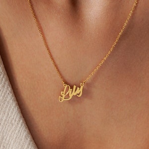 Dainty Personalized Name Necklace Unique Mother&#39;s Day Gifts Custom Gold Name Necklace Women Birthday Gift for Mom Customized Gold Jewelry