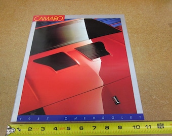 vintage 1987 Chevrolet Camaro Z28 IROC-Z sales brochure 20 page Original literature