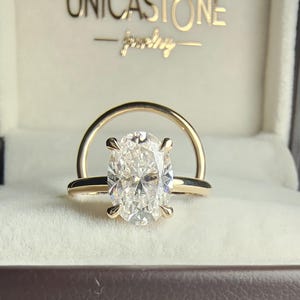 Einzigartige Oval Moissanite Verlobung Hochzeit Ring Sets, 2 Karat Oval Diamant Braut Set Ring, Gelbgold Schlicht Passende Band Stapelring Set