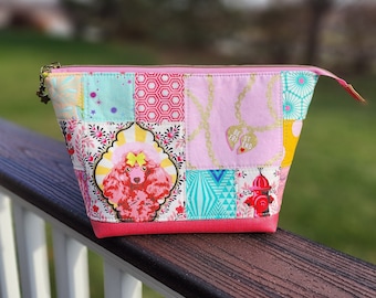 Quilted Patchwork Poodle Zipper Pouch, Open Wide Pouch, Gift for Poodle Lover, Gift for Dog Mom, Cosmetics Pouch, Storage Pouch