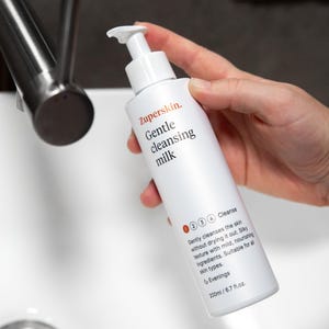 Natural face wash milky gentle cleanser hydrating face wash for sensitive skin ph neutral soap free cleanser 6.7 fl oz / 200ml