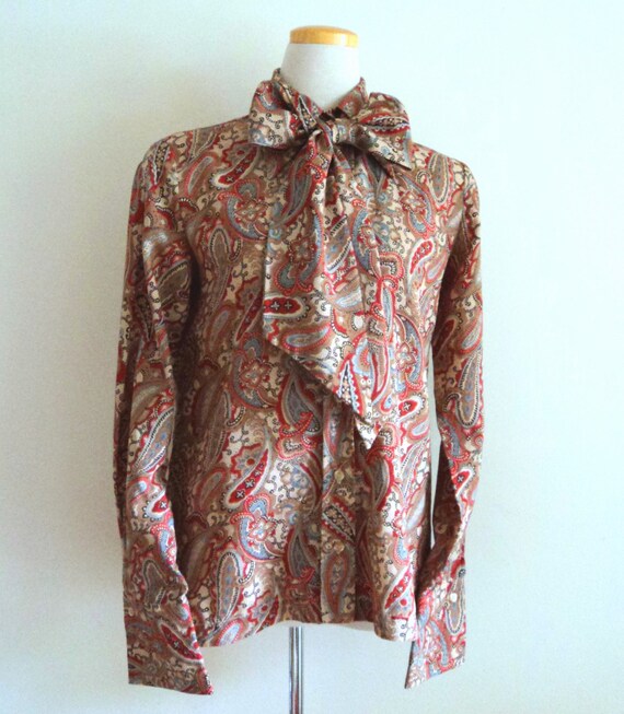 Vintage 1970's Ladies Blouse . Pussy Bow Paisley P