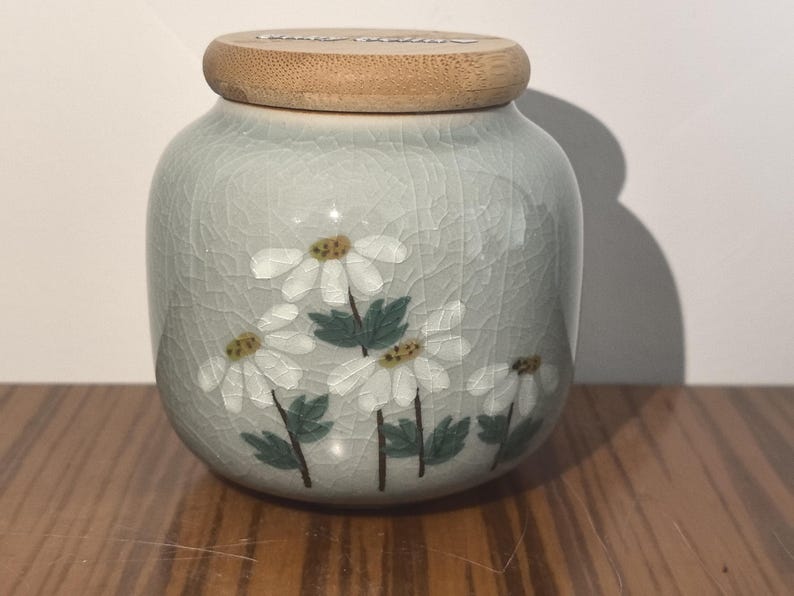 Unique Handcrafted Pet Urn, Daisy Pet Urn, Pottery Cat Dog Urns, Pet Memorial Gift, Unique Pet Loss Gift, Pet Keepsake Gift, Gift For Pet Daisy