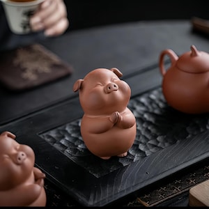 Ręcznie robiona gliniana świnia w kształcie Yixing – dekoracja Feng Shui Prosperity, słodka modląca się i bezpieczna figurka świni dla miłośników herbaty, prezent na szczęście na ceremonię herbacianą