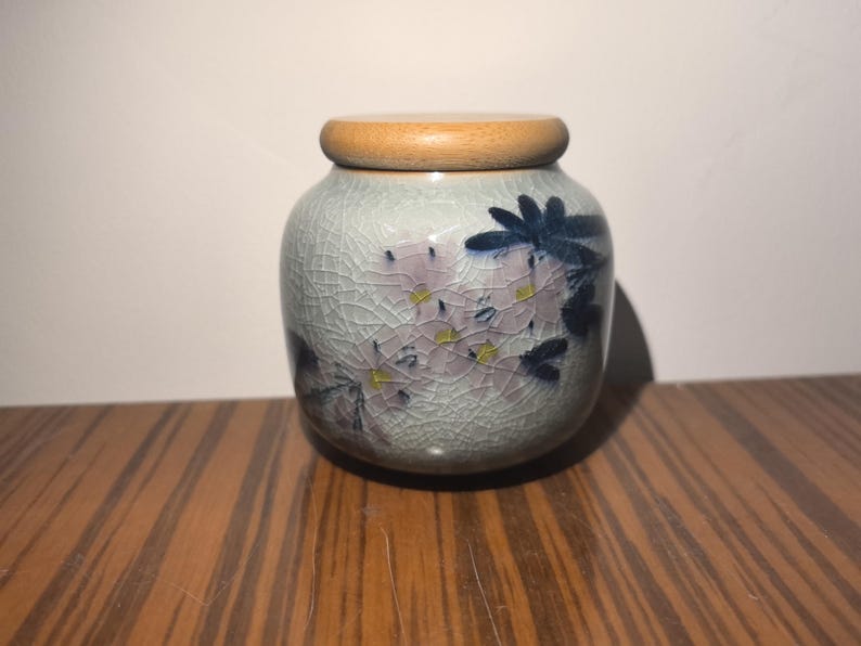Unique Handcrafted Pet Urn, Daisy Pet Urn, Pottery Cat Dog Urns, Pet Memorial Gift, Unique Pet Loss Gift, Pet Keepsake Gift, Gift For Pet image 7