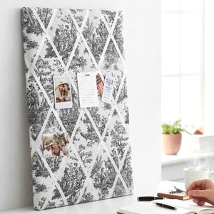 Memo Board: Colonial Toile Photo and Note Display (Customizeable) - Cork Option