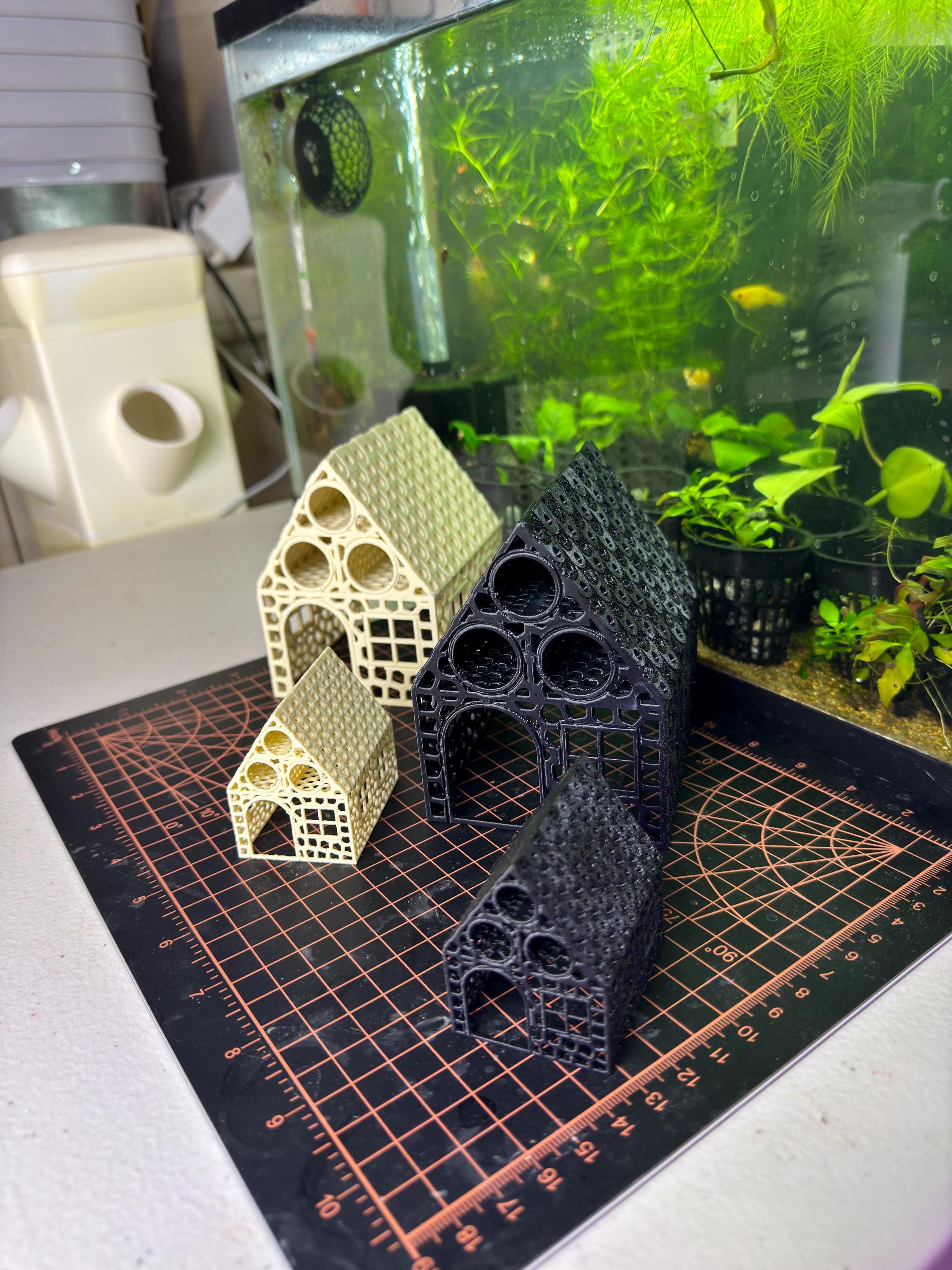 Aquarium Obelisk Vornoi Decoration - Shrimp Hide, Plastic, All Water Types