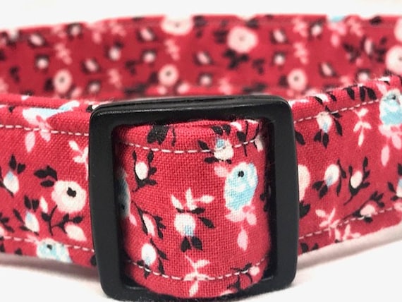 Floral Dog Collar for Girl Boy - Tiny Old Fashioned Flowers -Red, Blue, Green