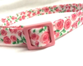 Cat Collar for Girl - Tiny Roses Fabric -  Breakaway