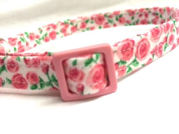 Cat Collar for Girl - Tiny Roses Fabric -  Breakaway
