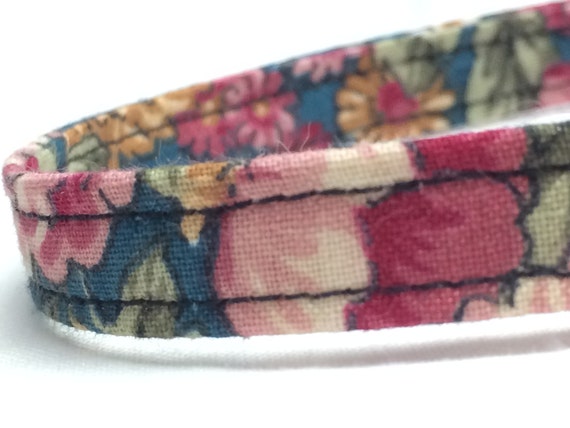 Cat Collar for Girl, Boy - Vintage Cabbage Rose Fabric - Breakaway