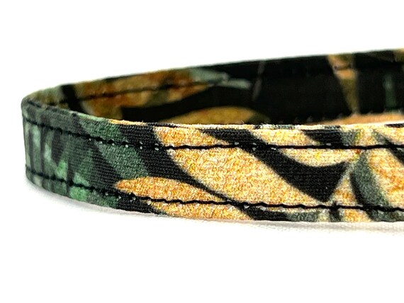 Tropical Jungle Leaves Breakaway Cat Collar for Girl, Boy - 3/8" - Tan and Green