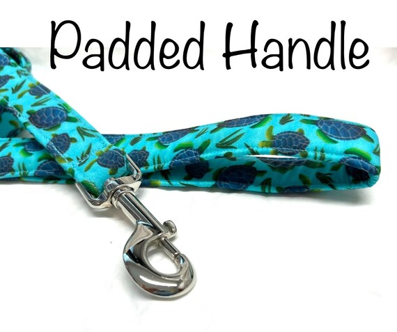 PADDED HANDLE Dog Leash - Sea Turtles on Aqua