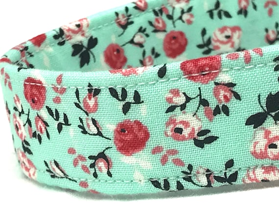 Mint Green Floral Dog Collar for Girl Boy - Tiny Old Fashioned Flowers
