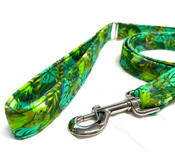 Dog Leash With PADDED HANDLE - Frogs on Lilly Pads