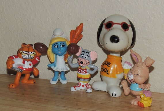 chuck e cheese toys