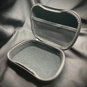 Gamecube/xbox controller soft-touch clamshell carry case