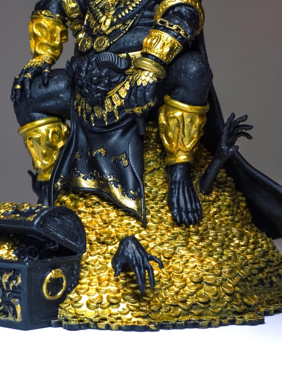マモンの置物：富の呪文のための角のある神の像 - Etsy 日本