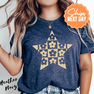 Comfort Color Checkered Flower Shirt, Retro Floral Graphic Tee, Boho Daisy T-Shirt for Women, Cute Spring Nature Lover Gift, Trendy Top
