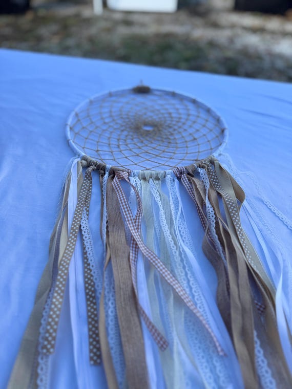 Dreamcatcher-Neutral Colors: White, off-white and tan