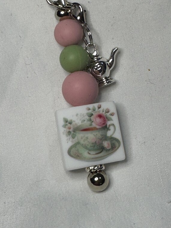 keychain-Teacup and roses