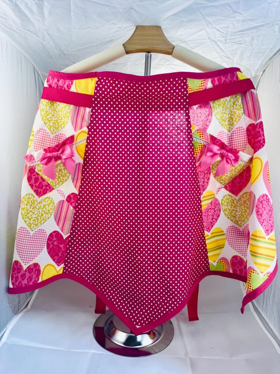 Apron Retro 1950s style apron hearts and bows theme