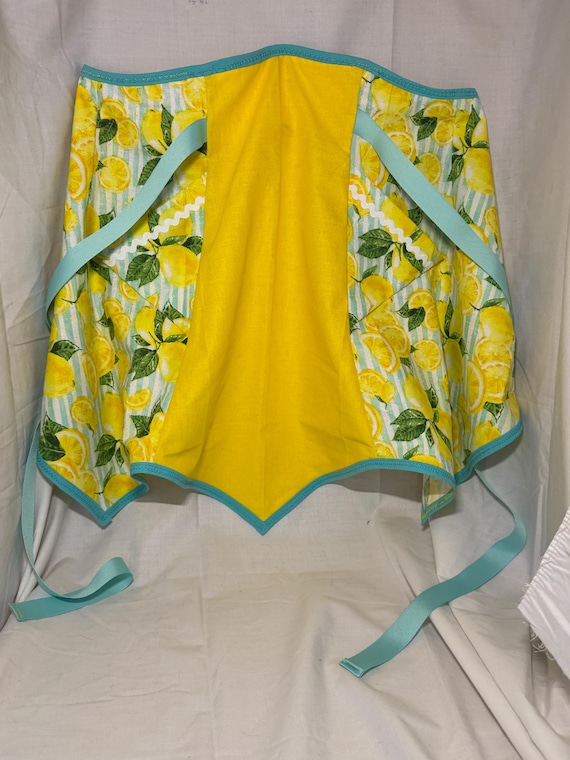 Apron Retro 1950s style apron lemons theme