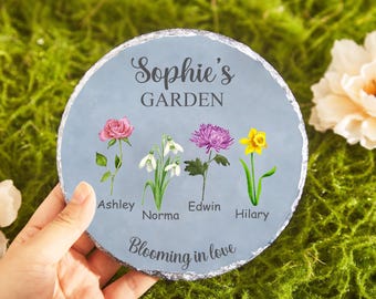 Pietra da giardino con fiori del mese di nascita, decorazione da giardino a forma di cuore con nome, regali unici e personalizzati per lei, regalo per la festa della mamma, regali per nonna e nonna