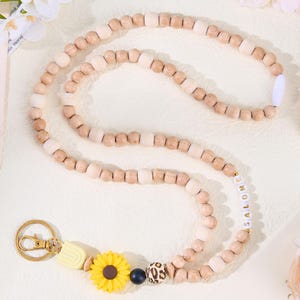 Personalized Beaded Teacher Lanyard For Teacher, Nurse Lanyard,Custom Badge Holder, Custom Name,Best Gifts For Teachers,Daisy Flower Gifts