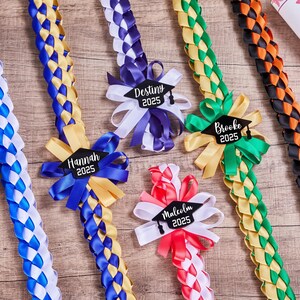 Collier de remise des diplômes 2025 personnalisé, ceinture de remise de diplômes personnalisée, collier de décoration avec ruban unique + bonnet de remise de diplômes en acrylique 2025, cadeaux de remise de diplômes en ruban d'honneur
