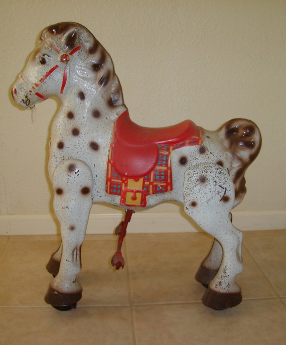mobo riding horse