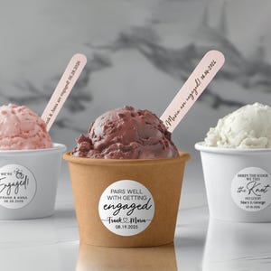 Coupes de crème glacée personnalisées pour une fête de fiançailles, une réception de mariage, Nous sommes fiancés Coupes de gâteries en papier personnalisées, se marie bien avec les fiançailles