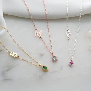 Colar personalizado com inicial de pedra de nascimento | Colar personalizado com letras gravadas, joias com nome de pedra de nascimento | Colar delicado com pingente de corte pera