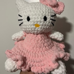 Crochet White Cat