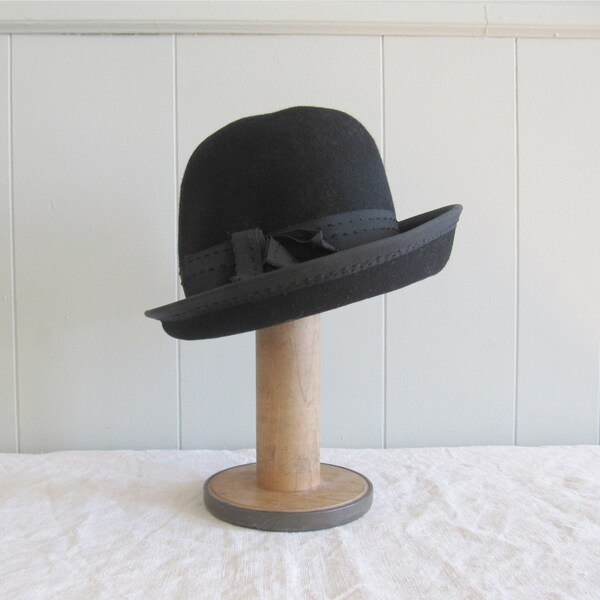 1950s vintage black felt fedora with grosgrain ribbon