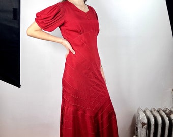 Vintage 30s 40s Red Crepe Dress / 1940s 1930s Vintage Dress / RARE / Fishtail Skirt Puff Sleeves / Pin Up Pinup Rockabilly VLV / Small XS