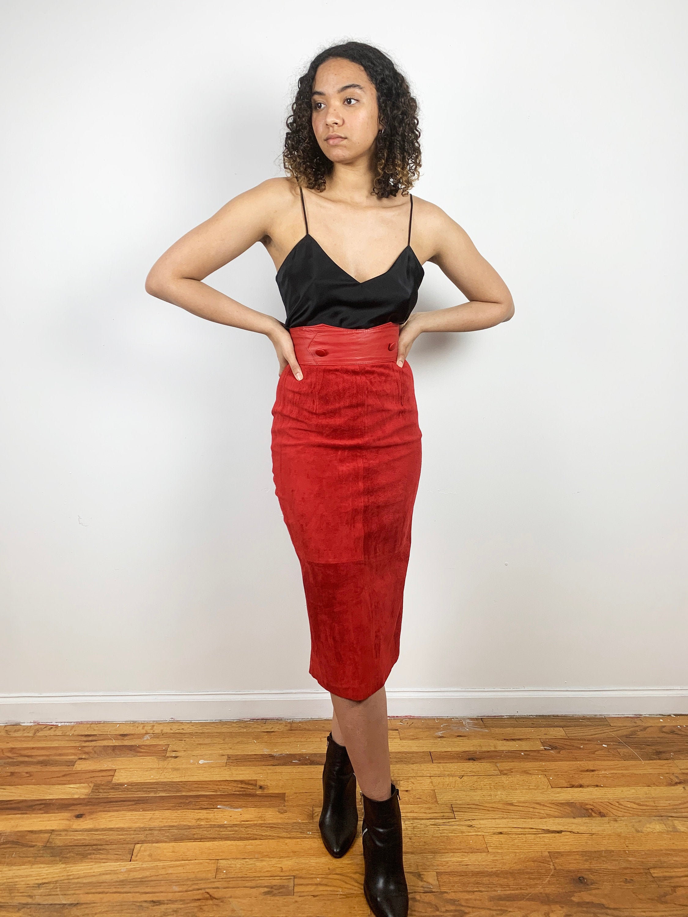 outfits with red leather skirts