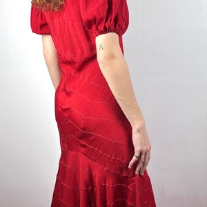 Vintage 30s 40s Red Crepe Dress / 1940s 1930s Vintage Dress / RARE / Fishtail Skirt Puff Sleeves / Pin Up Pinup Rockabilly VLV / Small XS image 4