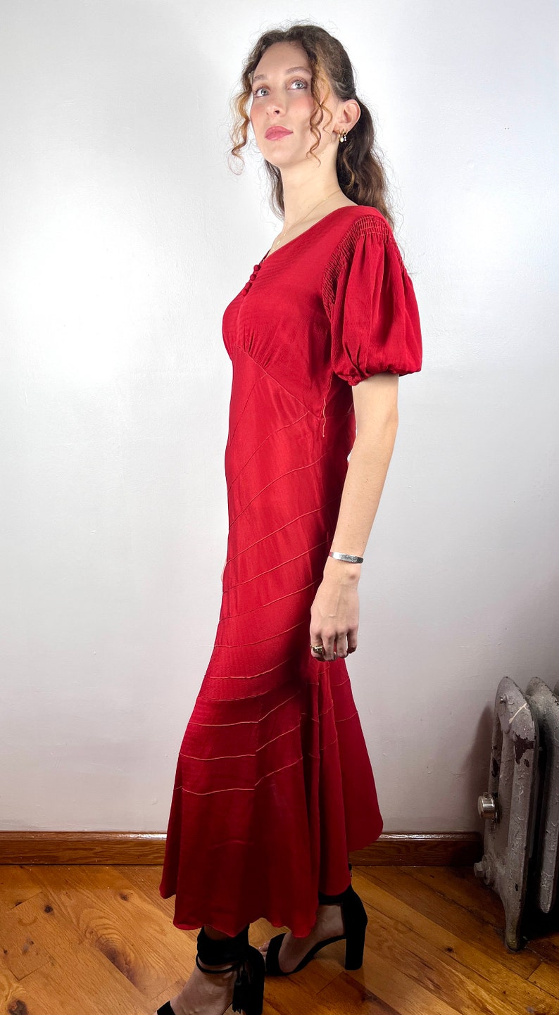 Vintage 30s 40s Red Crepe Dress / 1940s 1930s Vintage Dress / RARE / Fishtail Skirt Puff Sleeves / Pin Up Pinup Rockabilly VLV / Small XS image 3