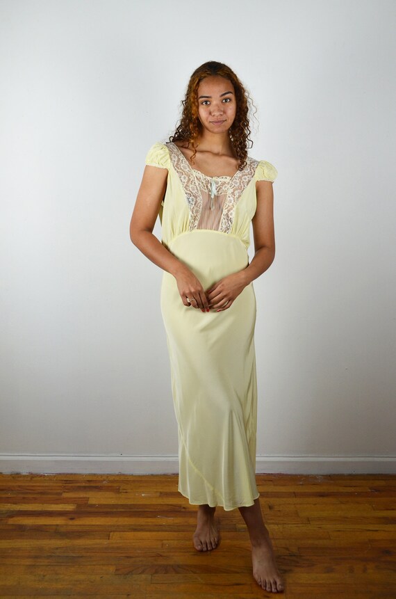 Vintage 30s 40s Bias Cut Nightgown / 1940s 1930s Y