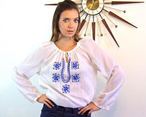 Vintage Hungarian blouse, 70s Peasant Blouse, Long sleeve Gypsy blouse, women's Embroidered blouse, boho hippie shirt, white blue top, SZ XL
