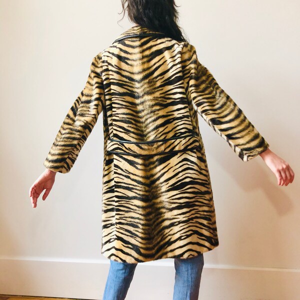 Rare 60s Tiger Print Coat, SAFARI Sportowne Le France, 1960s faux fur coat, Animal print jacket, Leopard print coat, Womens vintage coat