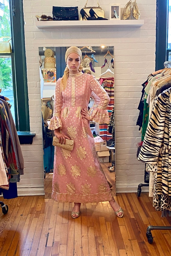 Vintage 60s TINA LESER Original Designer Pink Metallic Gold Dress, 1960s Formal Long Trumpet Sleeve Maxi Hostess Dress, Red Carpet Gala Gown