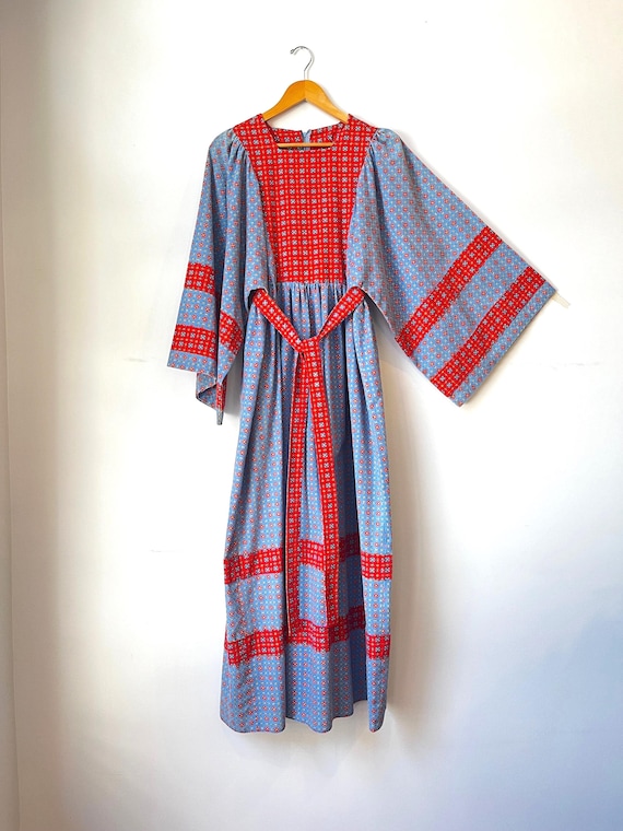 Vintage 70s Calico Patchwork Angel Sleeve Maxi Dress, 1970s Adjustable Waist Red Cornflower Blue Caftan, Vtg Boho Prairie Farmhouse Chic