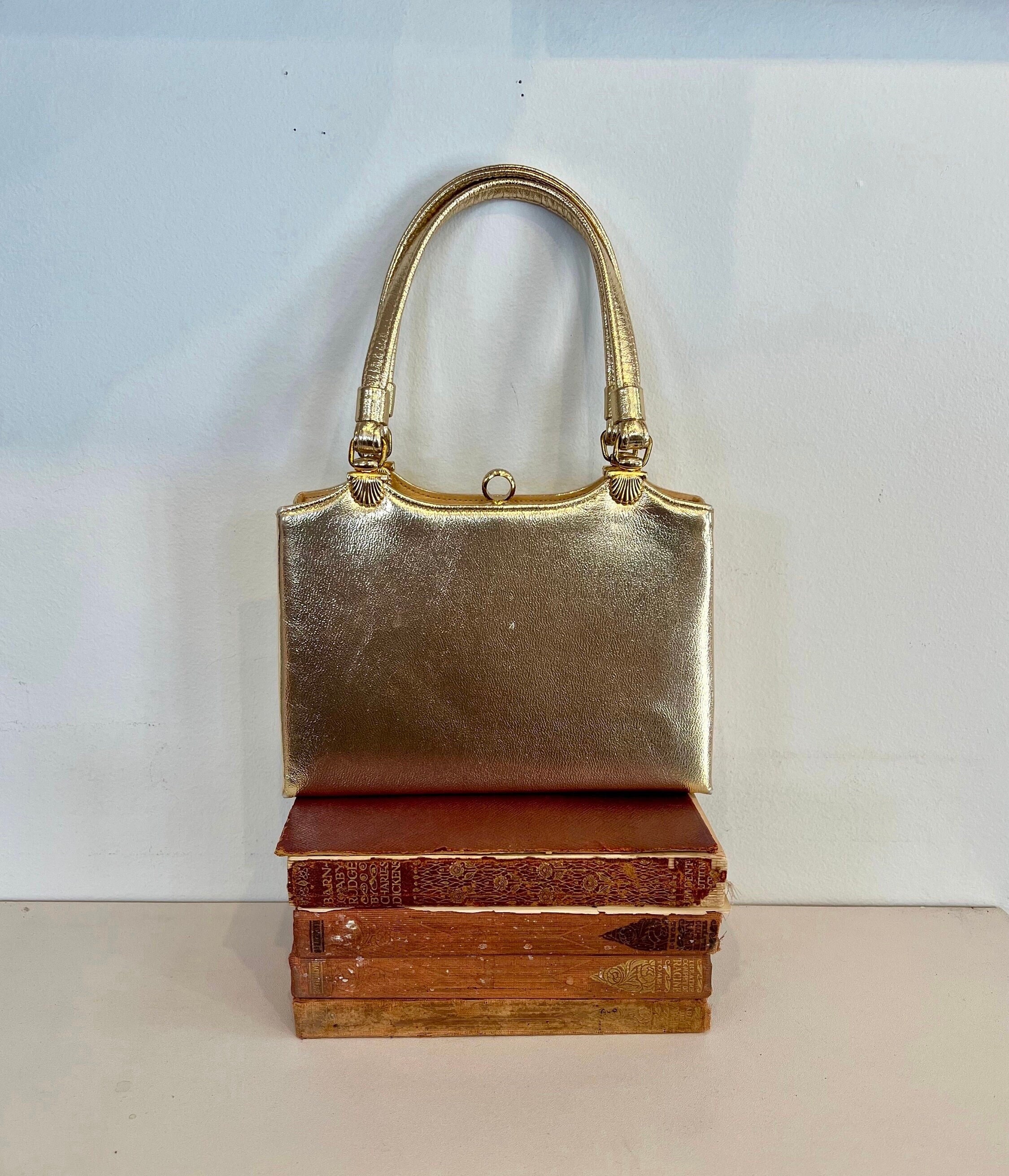 After five vintage purse deals