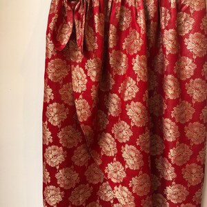 Vintage 1960s Red & Gold Brocade Flower Print Dress, 60s Metallic Brocade Sleeveless Knee Length Dress, 1960s Wiggle Dress with Hip Bow image 5