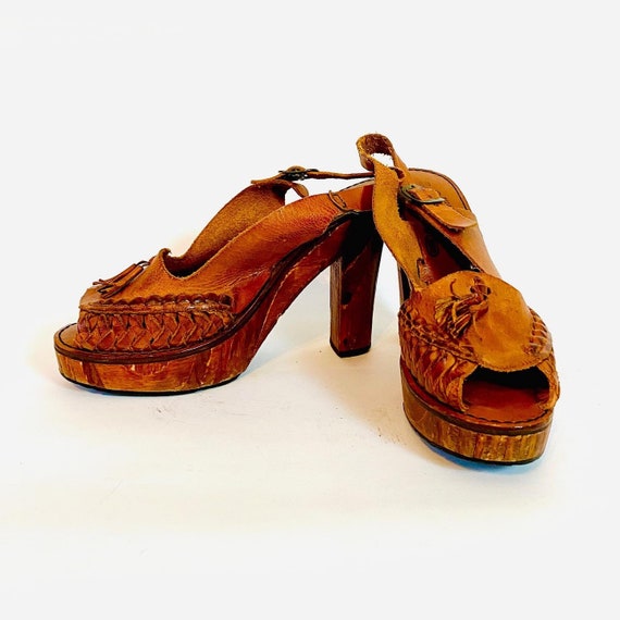 1970s platform sandals